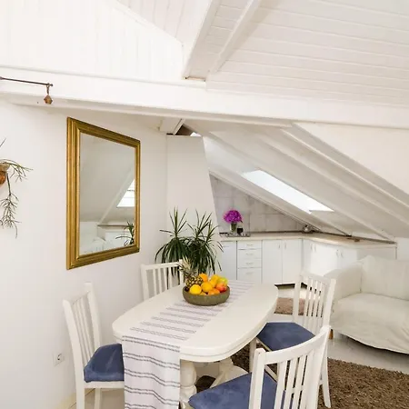 Emma دوبروفينك